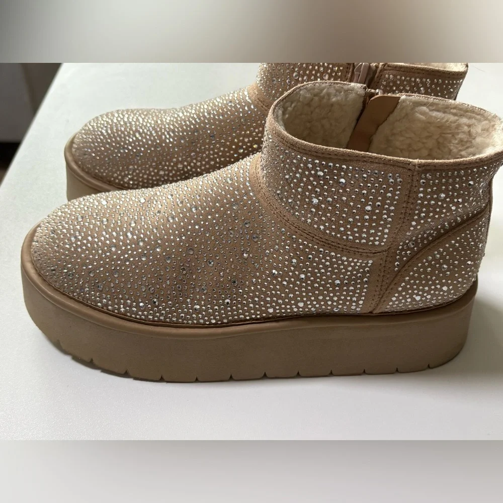 Wild Fable Missy Memory Foam Platform Bootie Rhinestone Embellishments size 8